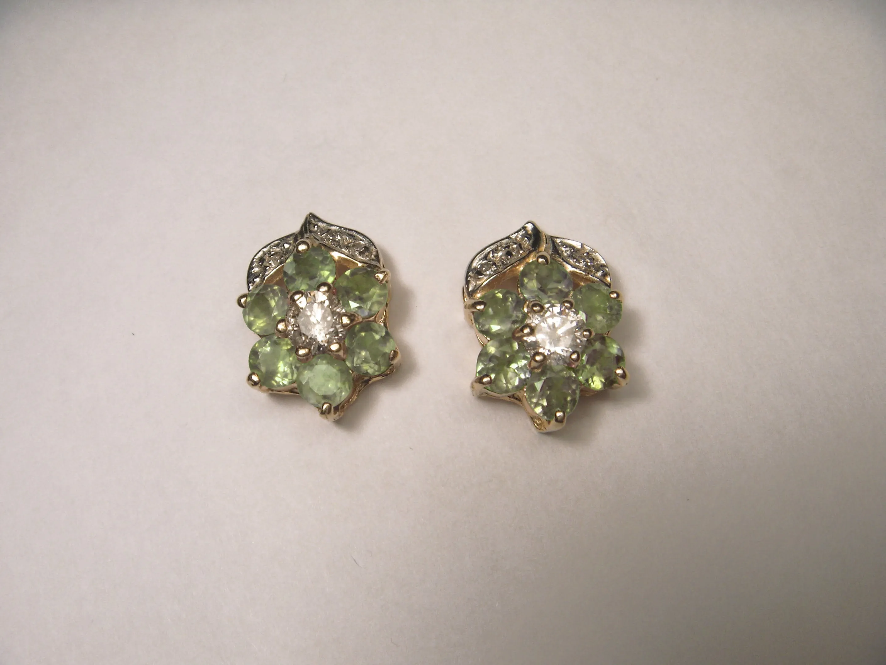 Exquisite 14K Yellow Gold Alexandrite Diamond Floral Stud Earrings
