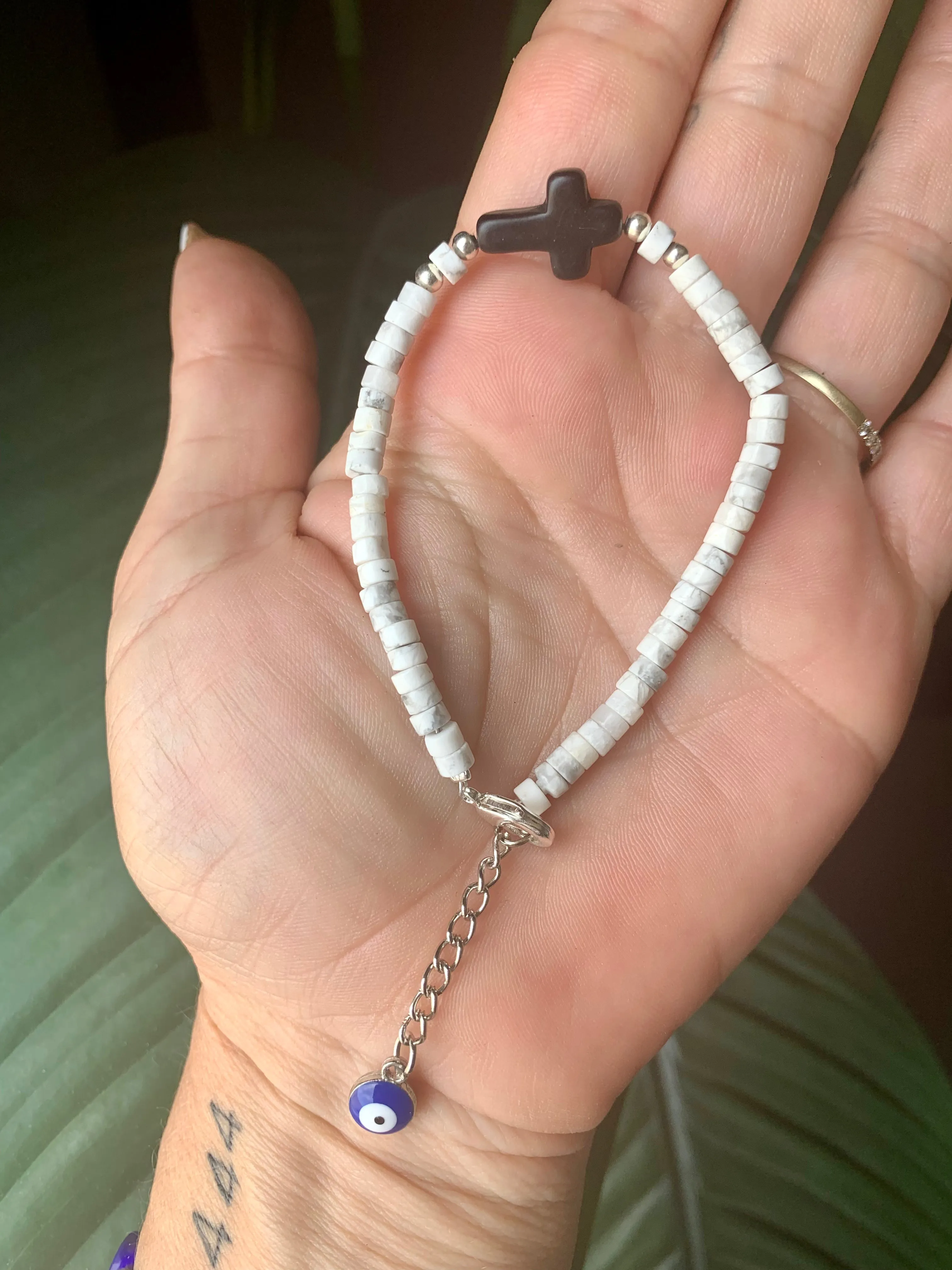 Howlite Heishi Bead Bracelet