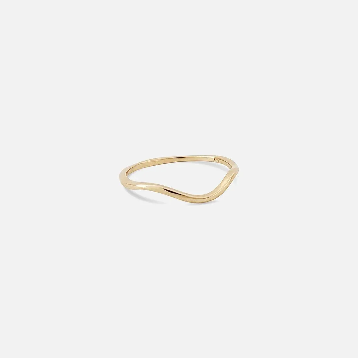 Nalu Plain Wave Band Ring