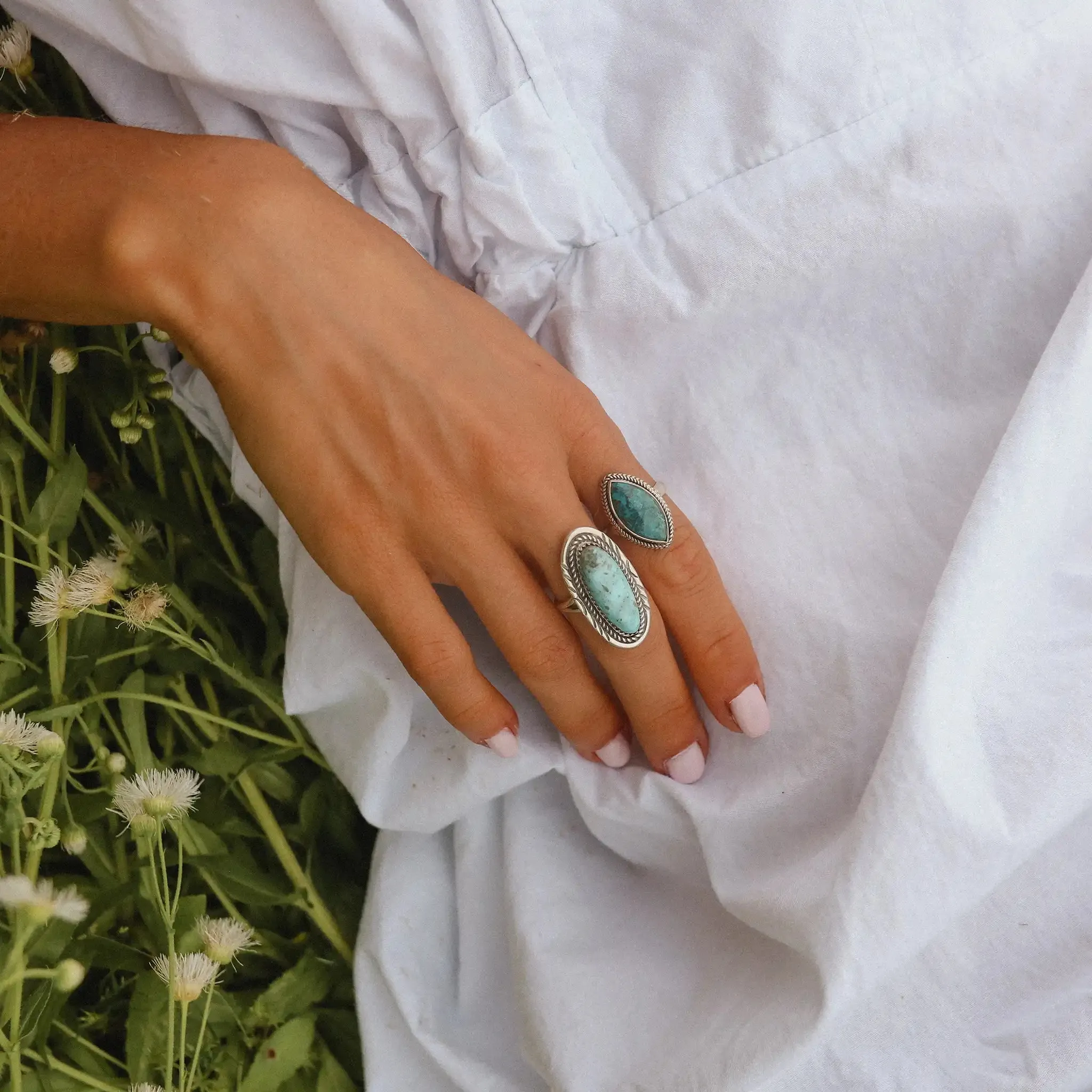 Navajo Detailed Oval Turquoise Ring