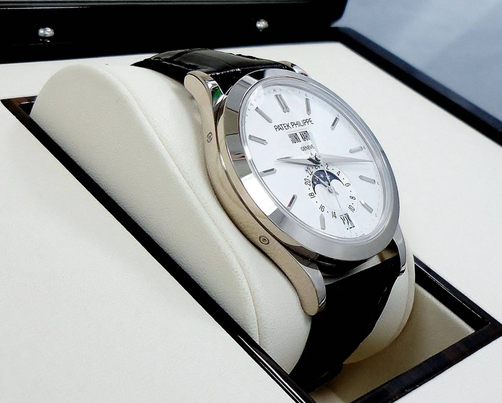 Patek Philippe 5396g-011 Complications Annual Calendar 18k White Gold BOX/PAPERS