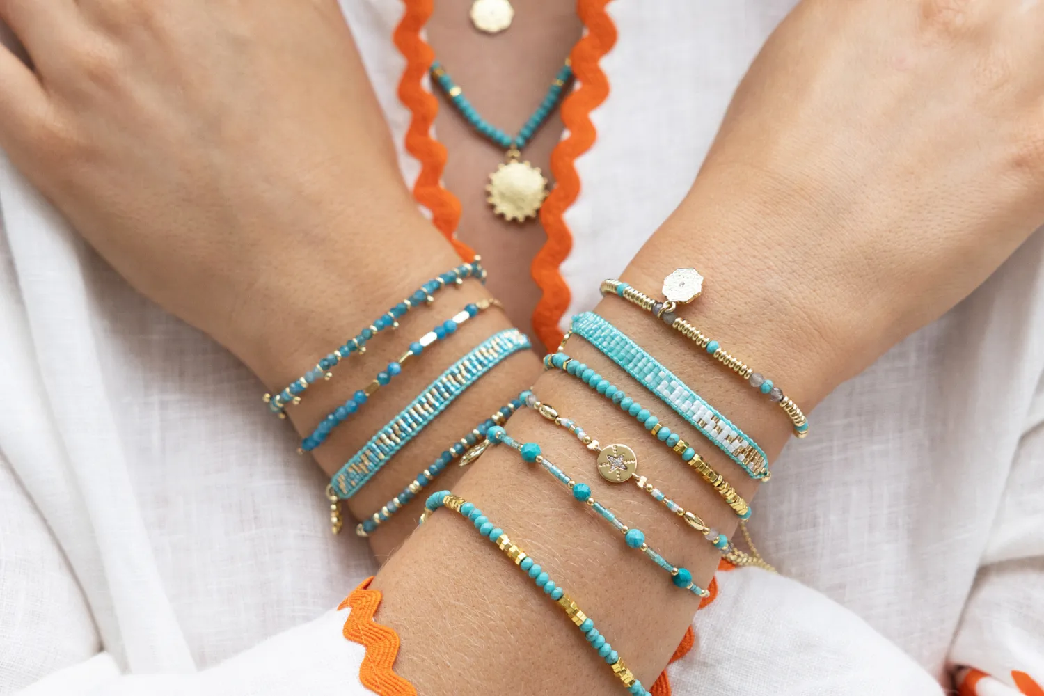 Ribbon Turquoise Gold Gemstone Bracelet