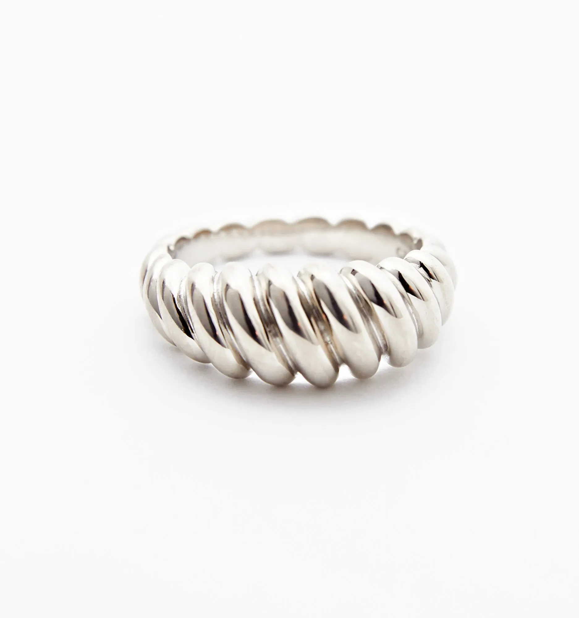Swell Twist Ring