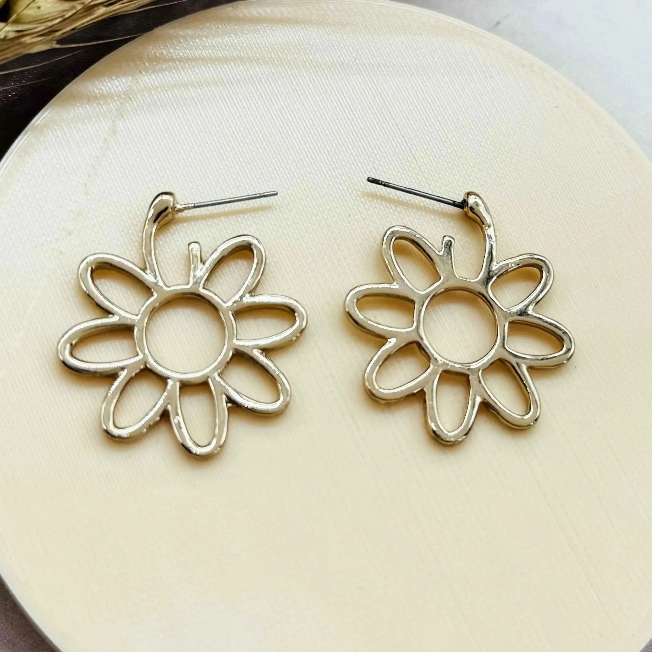 TFC Sleek Flower Gold Plated Stud Earrings