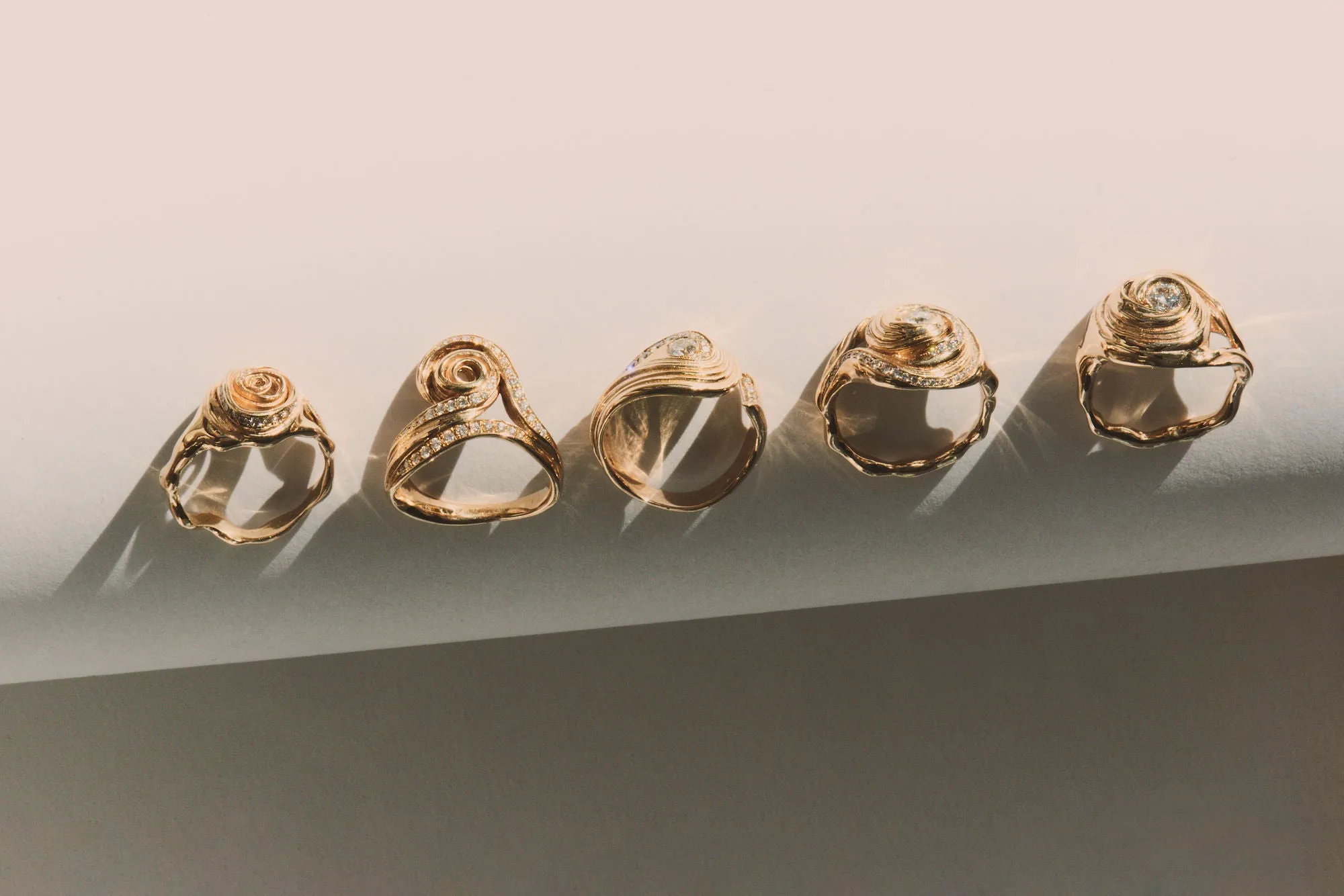 Unda Pavé 14K Gold Ring w. Diamonds